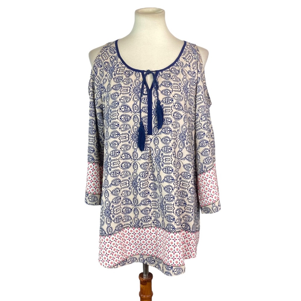 Woman’s Signature Studio cold shoulder peasant top size XL